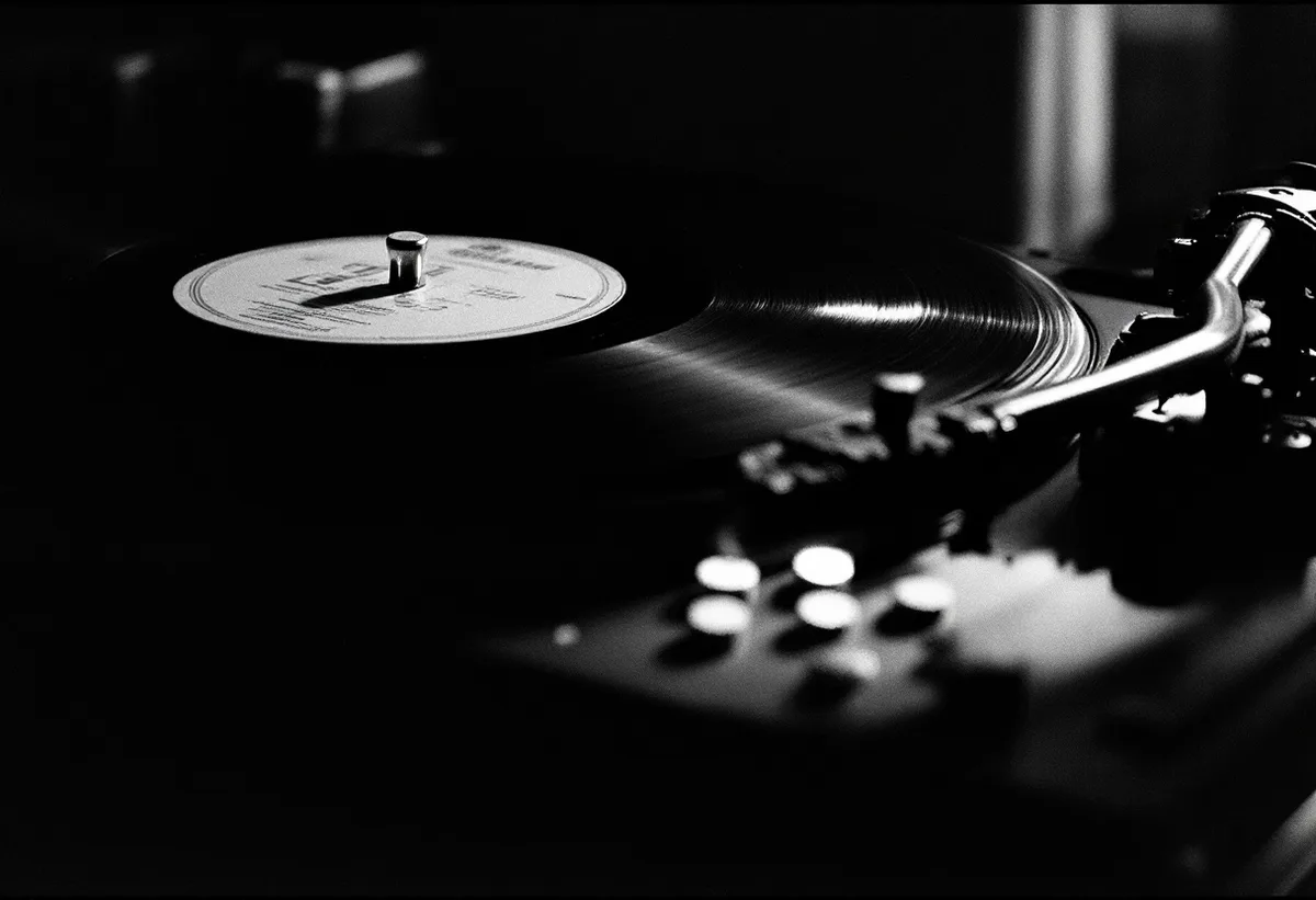 Boogie and Backlogs: The Hilarious Parallels Between Agile and Disco